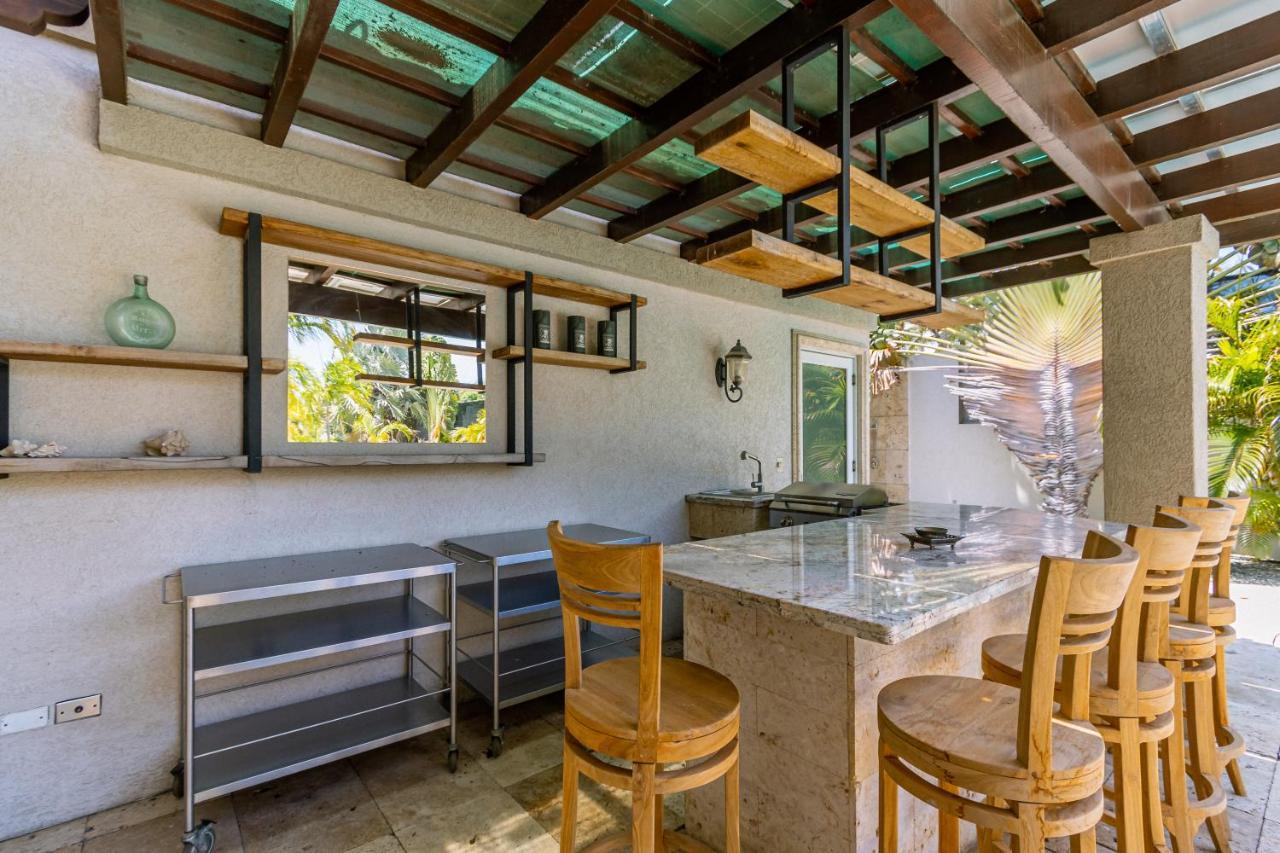 Upscale Ocean View Villa With Pool Outdoor Kitchen Palm Beach Exterior photo